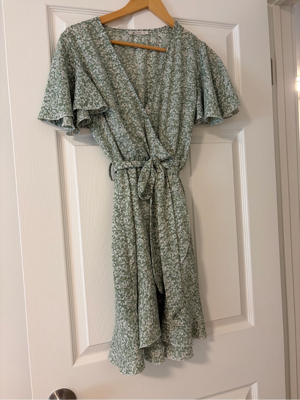 Cupshe Mint Green Floral Dress with White Blossoms